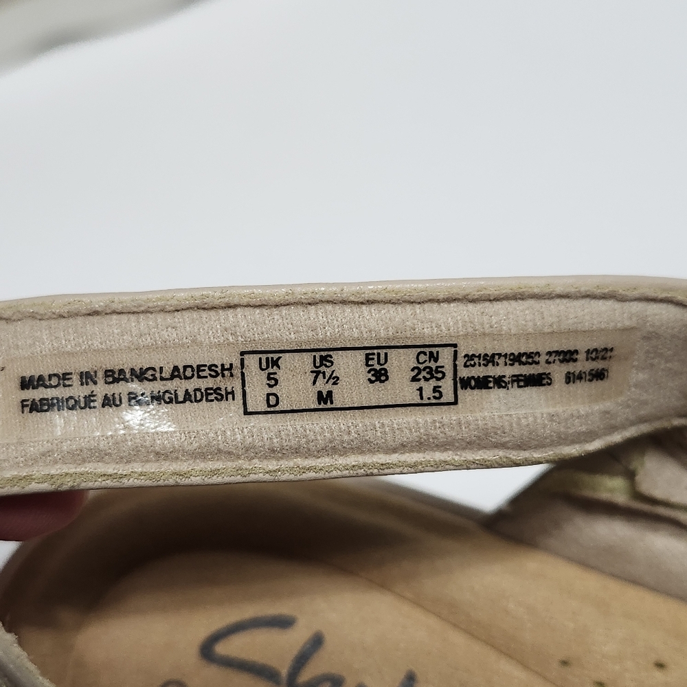 Clarks Clara Sandals size 7.5 Shoes - Picture 7 of 15